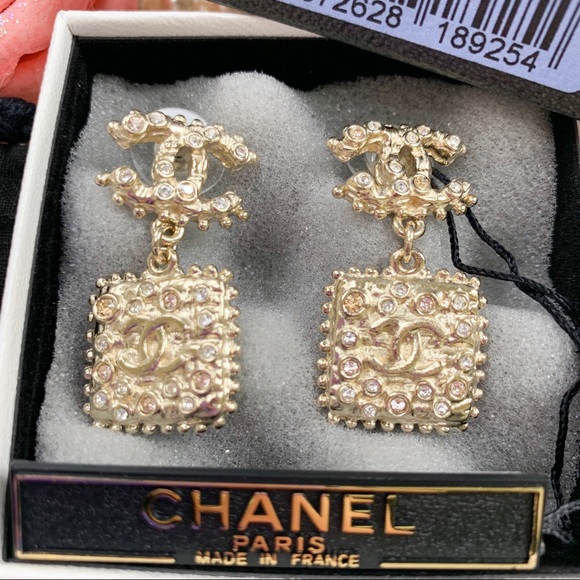 Authentic CHANEL Gold Vintage Style - Picture 5 of 8